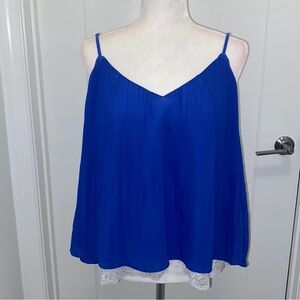 🦋 NWT! Blue FAB’RIK Pleated Tank Top with Lace - Size Medium